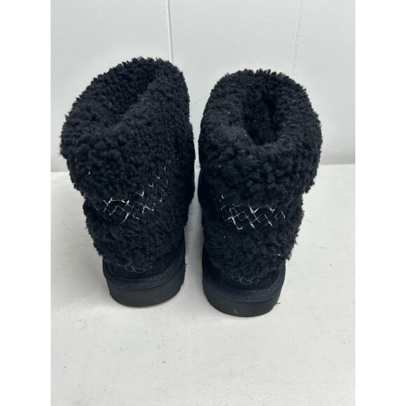 UGG Mini Braid Boots Women's in black. Size 6. NWOB - Picture 5 of 8
